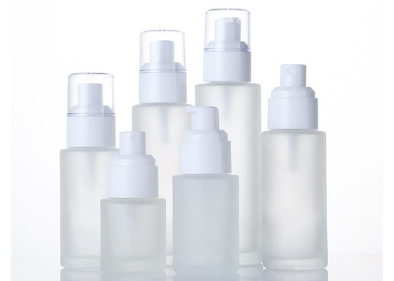 Καθαρίστε τα παγωμένα κενά Skincare αντλιών ορών γυαλιού μπουκάλια μπουκαλιών 50ml 100ml
